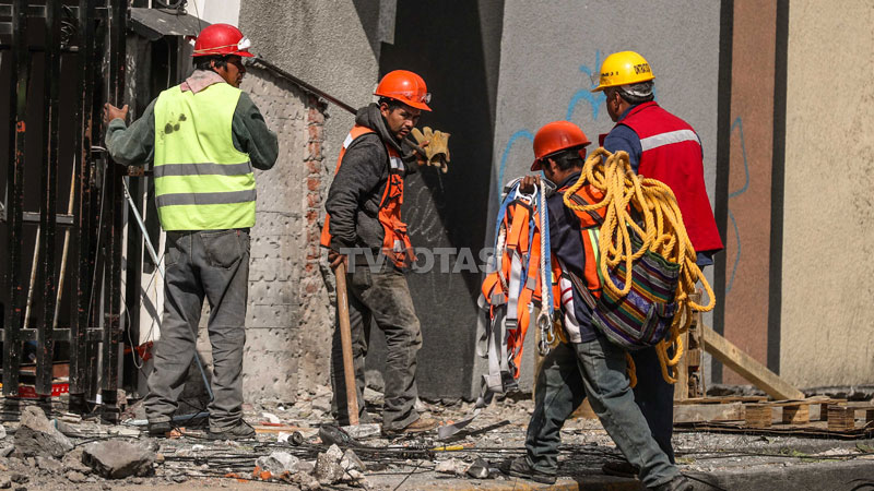 Trabajadores de la construcción son los que laboran en situaciones de mayor riesgo, que dejan 220 muertos cada año.