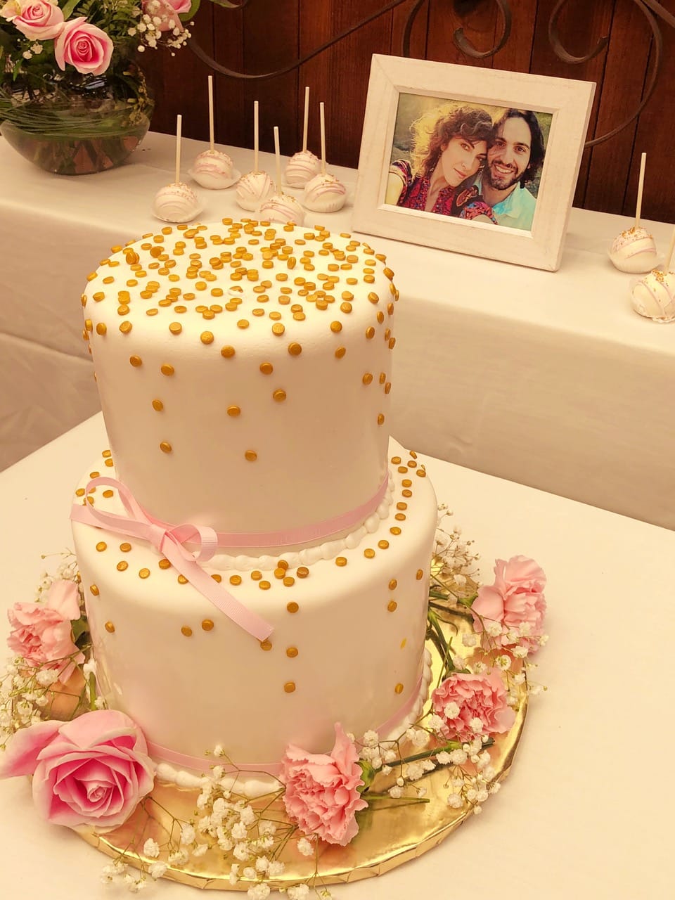 El pastel fue de fondant y exclusivo diseño para la feliz novia.