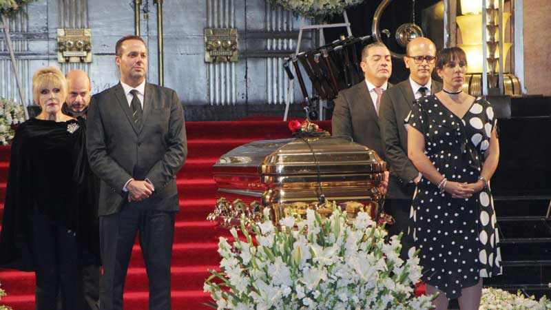 Anel Noreña se comenzó a sofocar durante el entierro