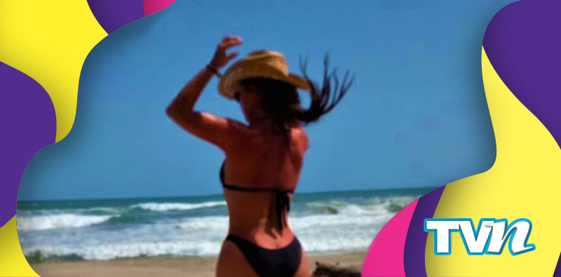 Laura Estrada en la playa