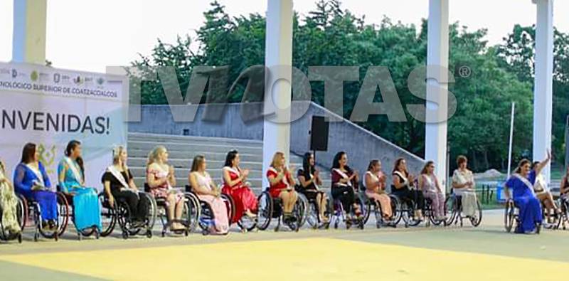 Mujeres sillas de ruedas