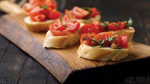 Bruschetta es el nombre que recibe un plato originario de la cocina italiana, concretamente de parte de Italia central. 