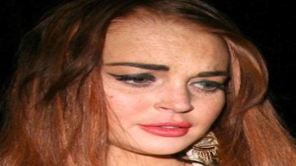 Lindsay Lohan fue detenida tras golpear a un hombre con su auto y huir de la escena.