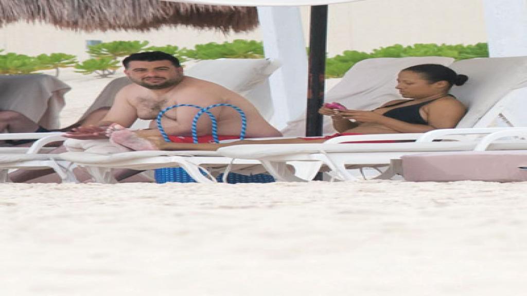 Toñita y su pareja gozaron las playas de Cancún, Quintana Roo.