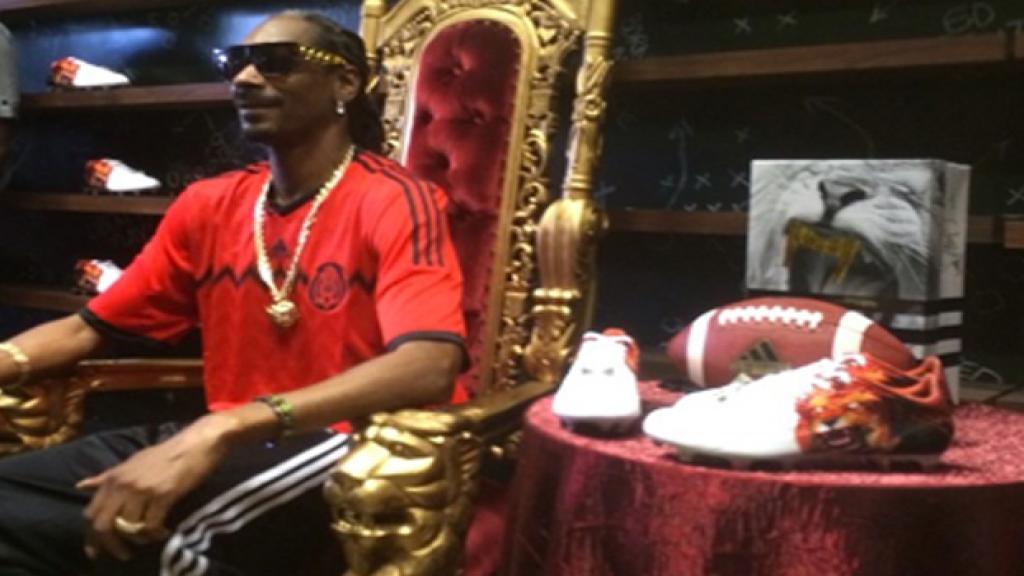 Snoop Dogg posó orgulloso con la playera de México.
