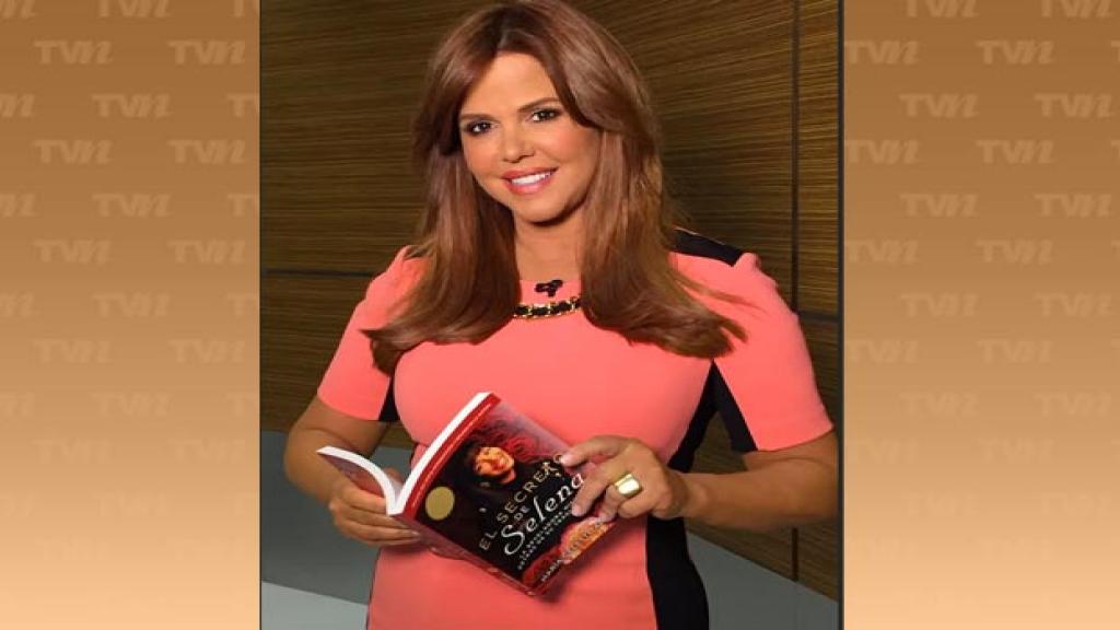 María Celeste Ararrás lanzó nueva edición del libro El secreto de Selena.