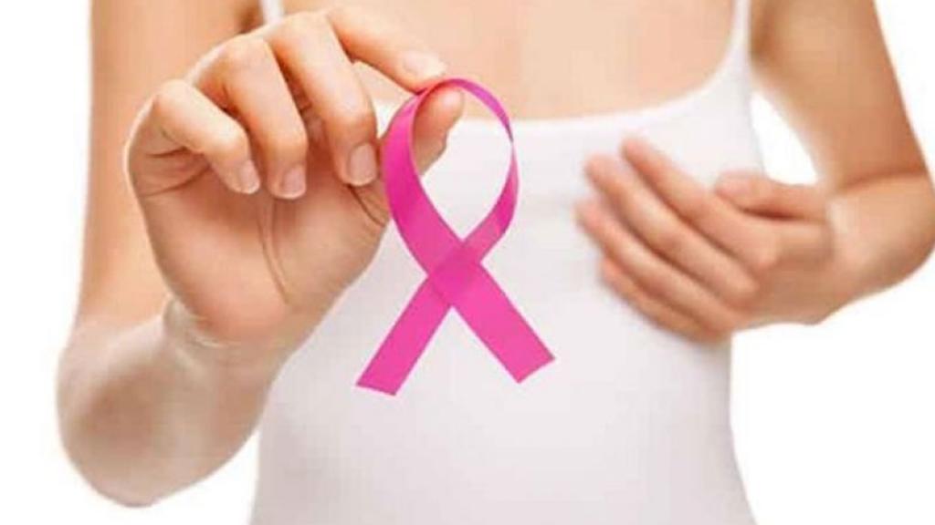 El tamaño de los senos si puede influir en el cáncer de mama.