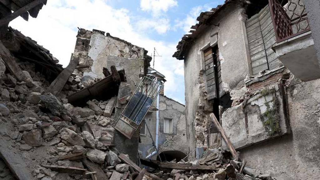 Terremoto de magnitud 7.5 sacude el este de Ecuador 