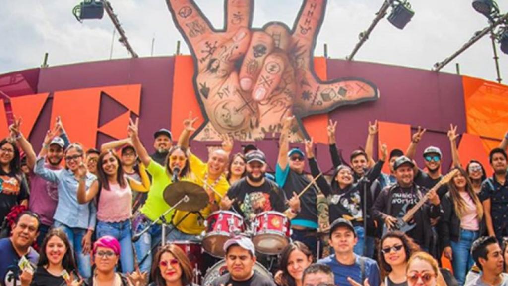 Asustan a asistentes en el Vive Latino con alerta sísmica