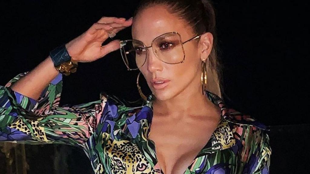 A sus 50 años Jennifer Lopez se muestra en diminuta tanga de hilo