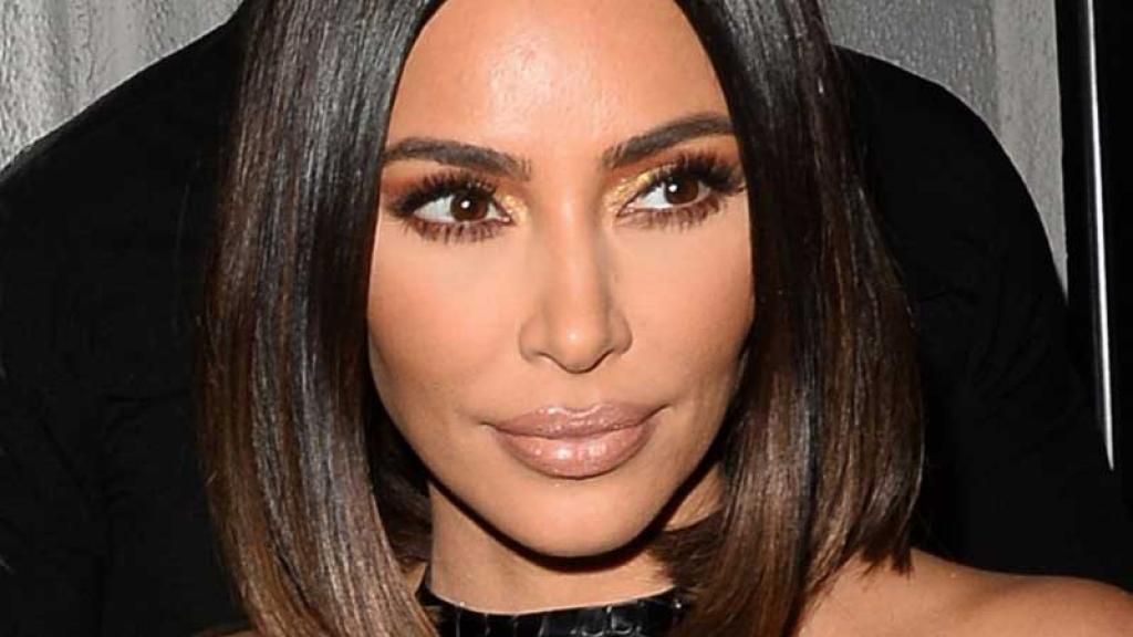 ¿De nuevo?, una vez más la famosa socialité Kim Kardashian, fue víctima del Photoshop y la acaban en redes sociales.