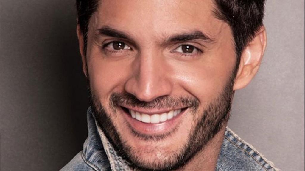El actor venezolano ex participante de 'La Isla' reveló la triste noticia en sus redes sociales.