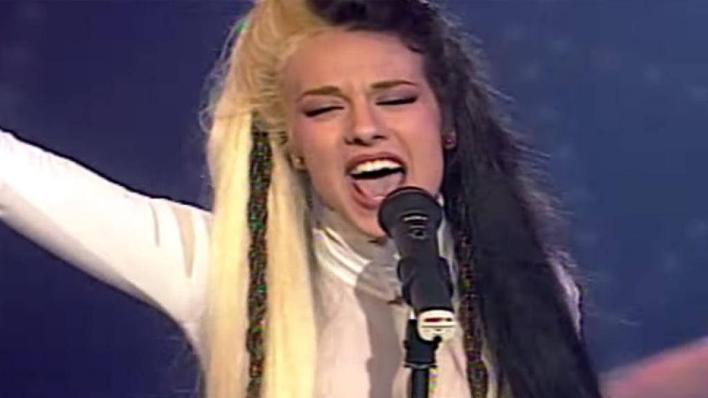 La cantante española habló sobre cómo nació la idea de traer el cabello bicolor, lo que la volvió inolvidable para el público.