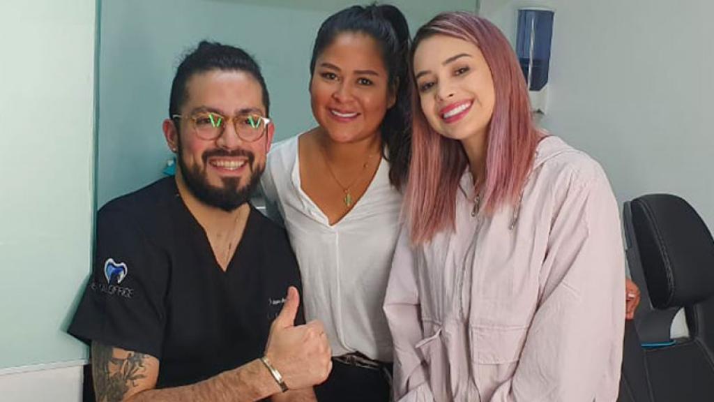 Dental Office, la clínica consentida de las celebridades, ha atendido a Danna Paola, Horacio Pancheri y 'Gomita'