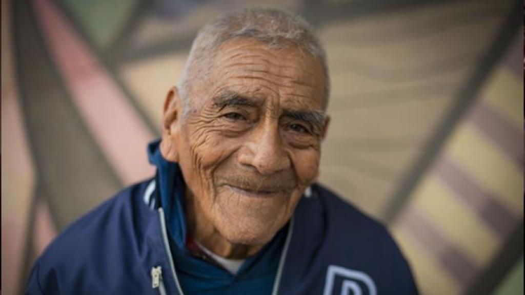 Don Felipe terminó su carrera universitaria a los 85 años 